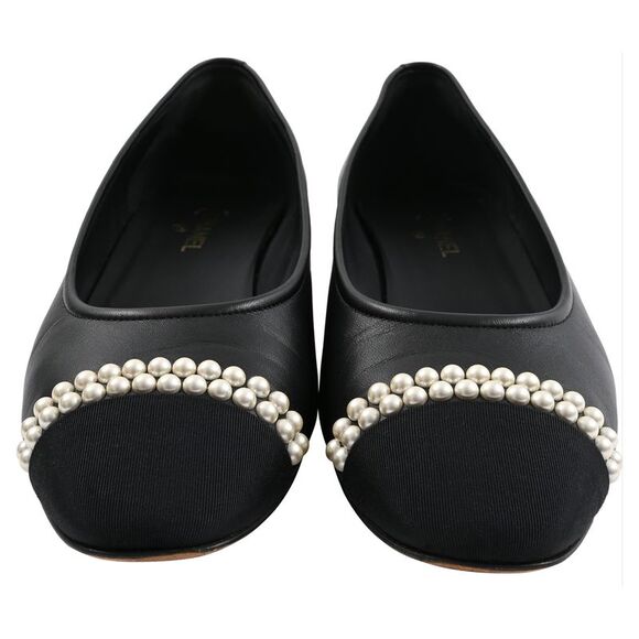 Chanel Cap-Toe Pearl Detail Ballet Flats in Black Leather - Picture 3 of 8